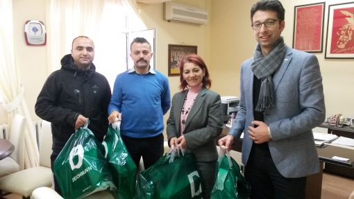  Nermin Metin Akar orta okuluna malzeme teslimi 